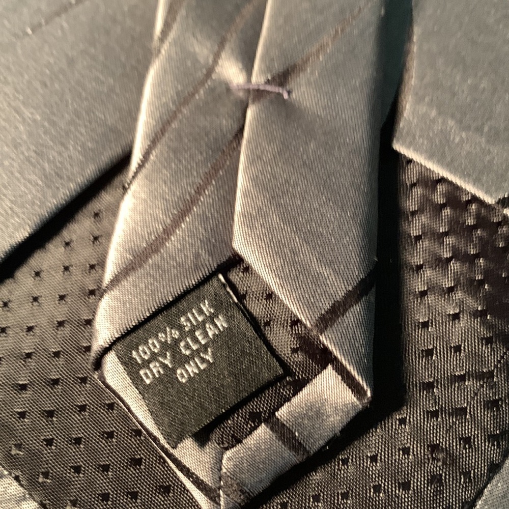 PIERRE CARDIN BRAND NEW 100% SILK TIE - Picture 4 of 4